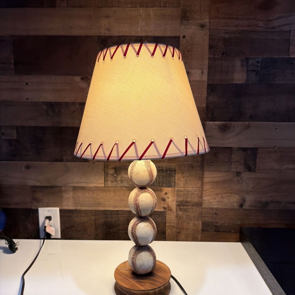 Baseball Table Lamp. Baseball Players Great condition. TESTED